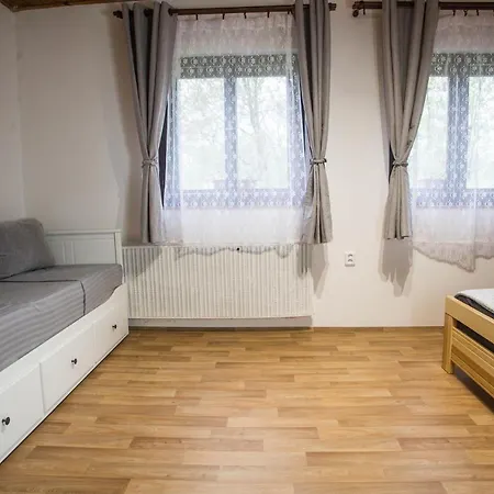 Aparthotel Ve Mlejne Cachrov
